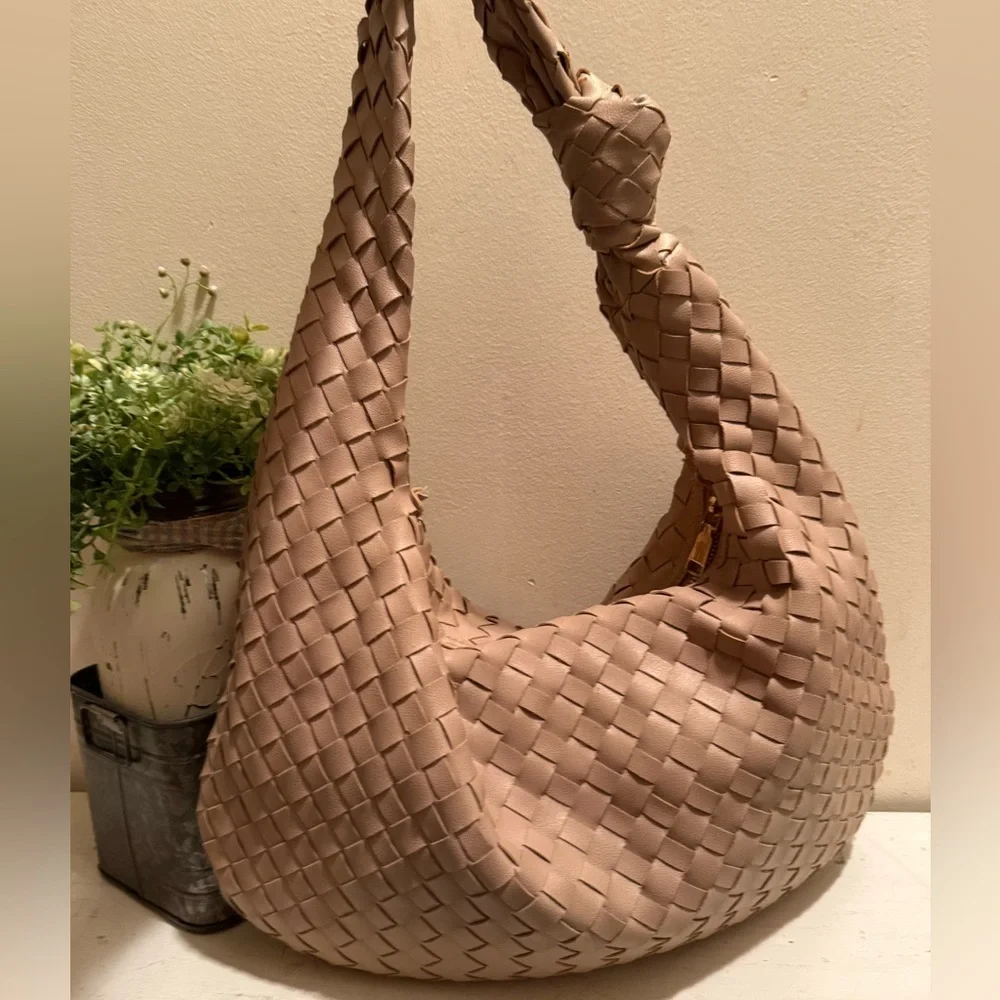 Urban Expressions Vanessa Vegan Hobo Bag Tan Shoulder Purse Woven EUC